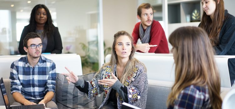 Von Großraumbüro bis Meeting: Wie extrovertiert ist unser Arbeitsleben? Arbeitsleben extrovertiert